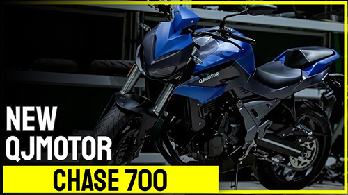 موتورسیکلت جدید بنلی CHASE700 به رنگ آبی نفتی ایستاده در انبار لاستیک موتور