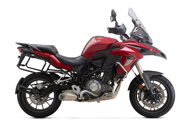 عکس موتورسیکلت Benelli TRK   به رنگ قرمز